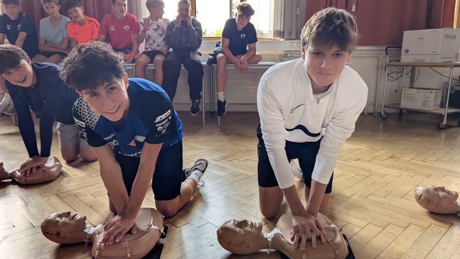 Tag der Wiederbelebung – Schüler retten Leben